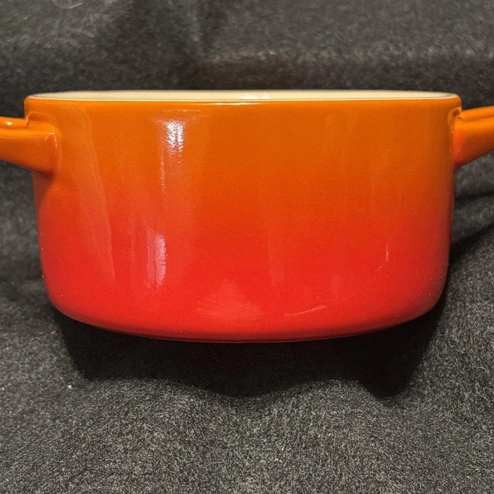 Le Creuset MINI ROUND COCOTTE 8oz Stoneware Volcanic Orange Cookware‎ No 0835